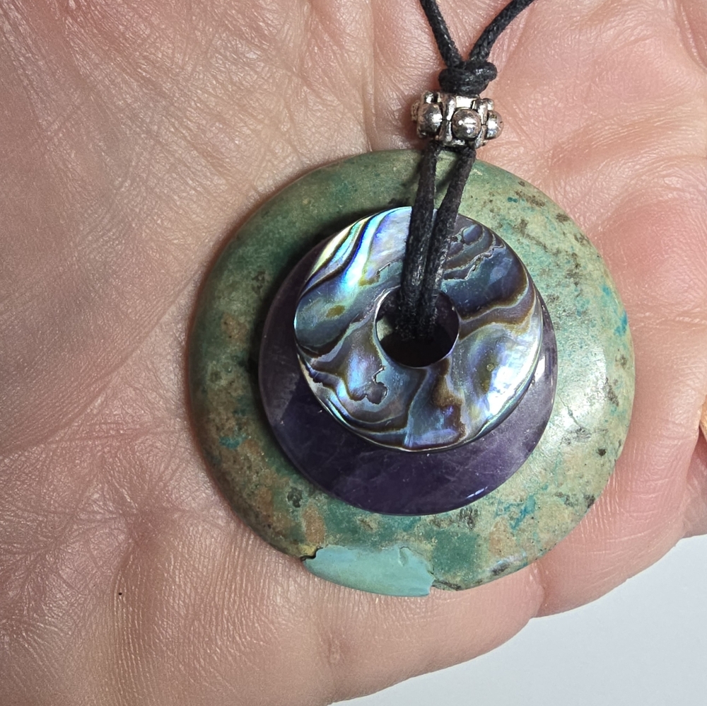 Iridescent Shell and Stone Pendant Necklace